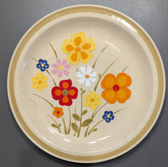 Country Living Other - Vibrant Floral Ceramic Dinner Plate